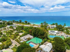 Exterior - Moonflower Villa: Luxe Oasis in Sunset Crest, Holetown (Sunset Crest)