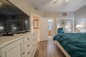 2 bedrooms, iron/ironing board, free WiFi, bed sheets - Inviting Two Bedroom Unit with Breathtaking Views (Orange Beach)