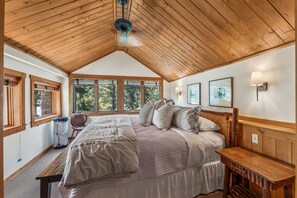 3 bedrooms, iron/ironing board, WiFi, bed sheets - Above It All - Serene Forest Setting, Backs to Stream, Flat Backyard, Updated (Sundance)