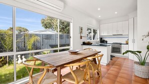 Dining - Jan Juc Surfview Beach House (Jan Juc)