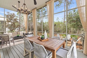 Dining - Luxury Watercolor Retreat- Private Courtyard Pool & Golf Cart (Santa Rosa Beach)