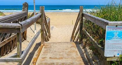 Sea Breezes - Fun Awaits At This Oceanside Home w/Private Pool