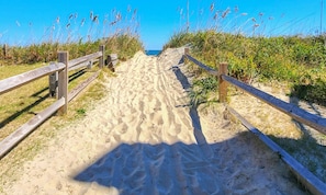 Beach nearby - “Surf & Sound” is the best of both worlds! Just steps away from the beach and Sound! (Duck)