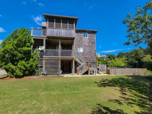 Exterior - “Surf & Sound” is the best of both worlds! Just steps away from the beach and Sound! (Duck)
