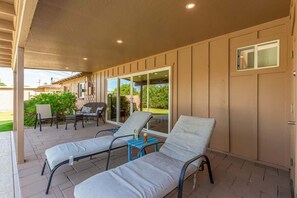 Terrace/patio - Games Galore-Pool-Putting Green-Games-In Old Town (Scottsdale)