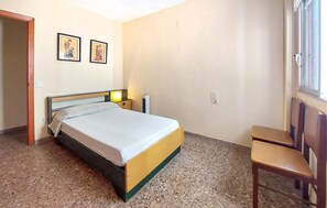 3 bedrooms, bed sheets