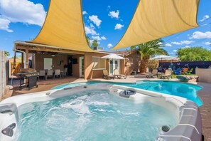 Terrace/patio - 4BR Scottsdale Tempe Oasis! Heated Pool & Hot Tub! (Tempe)