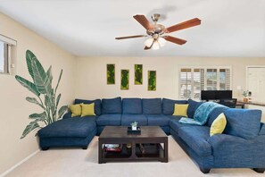 Smart TV, fireplace, video games, foosball - 4BR Scottsdale Tempe Oasis! Heated Pool & Hot Tub! (Tempe)