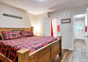 3 bedrooms, WiFi, bed sheets