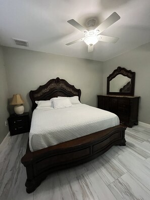 4 bedrooms, iron/ironing board, free WiFi, bed sheets