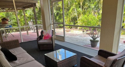 spacious 4 Bedrooms ,3 Bathrooms Home, in the center of everything in Naples Fl.