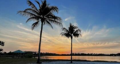 spacious 4Bedrooms,3Bathrooms Home, in the center of everything in Naples Fl.