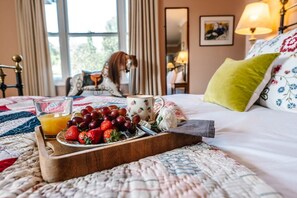 3 Schlafzimmer, Schreibtisch, Bügeleisen/Bügelbrett, WLAN