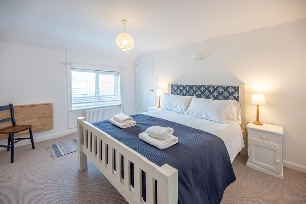 2 bedrooms, desk, iron/ironing board, free WiFi - Print Rooms, Leiston (Leiston)