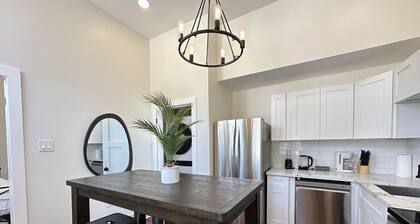 Natural Historic New Orleans Home 7 Mins to FQ!