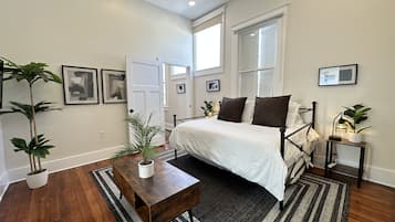 3 bedrooms, iron/ironing board, travel crib, free WiFi