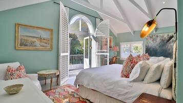 6 bedrooms, desk, iron/ironing board, free WiFi