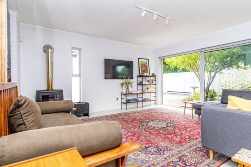 Ladybird | Mountain View Cottage, Voelklip, Hermanus