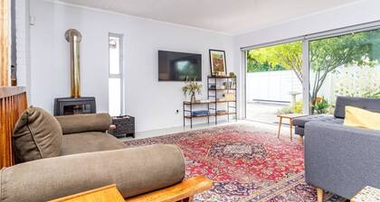 Ladybird | Mountain View Cottage, Voelklip, Hermanus