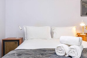 2 bedrooms, desk, iron/ironing board, free WiFi