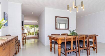 Ladybird | Designer Cottage near Grotto Beach