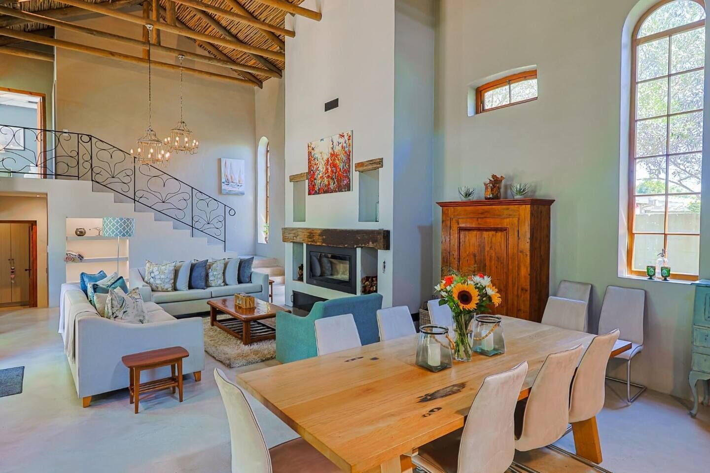 Smart TV, fireplace, stereo
