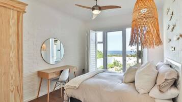 3 bedrooms, desk, iron/ironing board, free WiFi