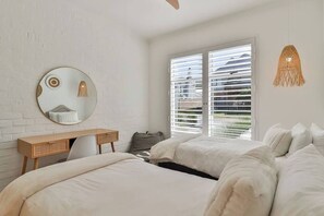 3 bedrooms, desk, iron/ironing board, free WiFi