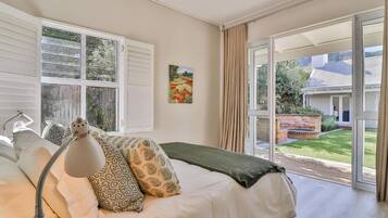 5 bedrooms, desk, iron/ironing board, free WiFi