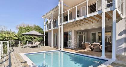 Riverside Manor | Banks of Onrus lagoon | Pool