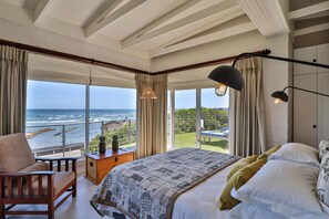 5 bedrooms, in-room safe, desk, iron/ironing board
