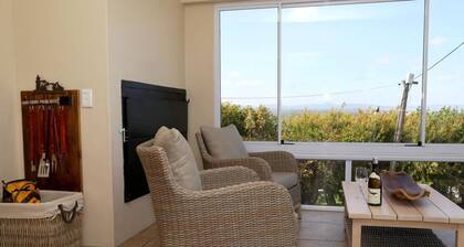 Home with an Ocean View | Voelklip