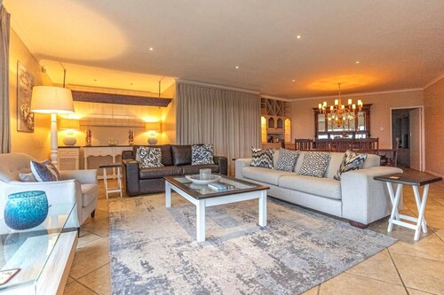 Home with an Ocean View | Voelklip