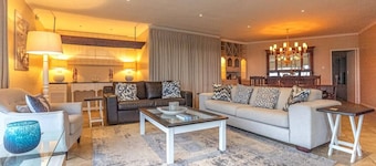 Home with an Ocean View | Voelklip