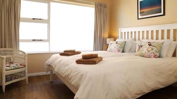 4 bedrooms, iron/ironing board, free WiFi, bed sheets
