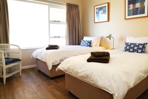 4 chambres, fer et planche à repasser, accès au Wi-Fi (inclus)
