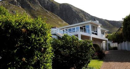 Home with an Ocean View | Voelklip