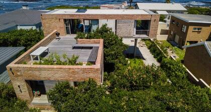 House Fynbos | Designer Home | Sea & Mountain View