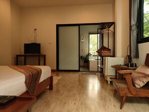 Deluxe Room | Free WiFi - BaanPaa Resort (Ban Pong)