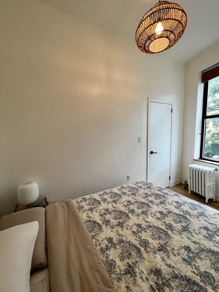 Charming, cozy and artsy West Village apartment few min from the