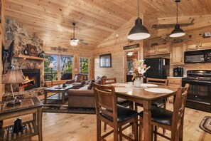 Interior - Mountain Views & just mins to City! Wood burning Fireplace, Hot tub, Fire pit  (Cherry Log)