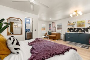 1 soverom, strykejern/-brett, wi-fi (inkludert) og sengetøy