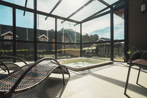 Massagens com pedras quentes, massagens musculares profundas