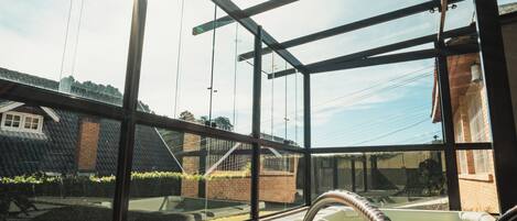 Massage med varma stenar, djupmassage, sportmassage och massage