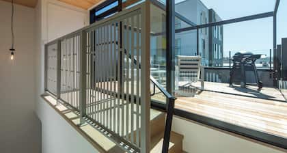 Inner City Apartments - 2 with rooftop balcony right in the Nelson CBD!