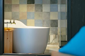Hair dryer, bidet, towels