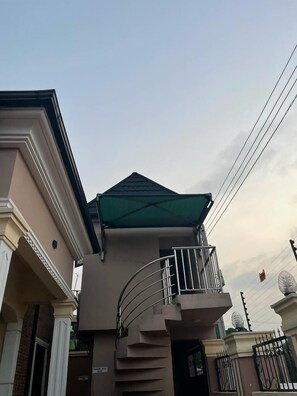 Exterior - 6 Uwadiae St (Benin City)