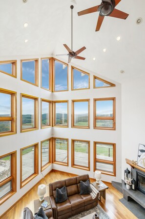 Smart TV, fireplace, video games, foosball - Unforgettable Private Views! Luxury Estate Sleeps 22 - Heated Pool and Spa! (Owego)