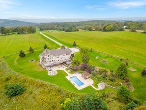 Exterior - Unforgettable Private Views! Luxury Estate Sleeps 22 - Heated Pool and Spa! (Owego)