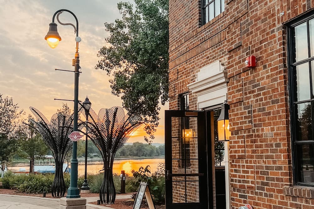 Hatchery Riverside Hotel & Event Venue